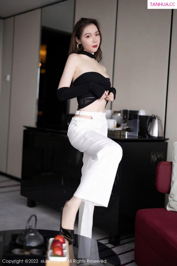 梦心玥  [XiuRen]高清写真图 2022.08.24 No.5487 梦心玥第29张图片
